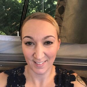 Meet your Posher, Holly